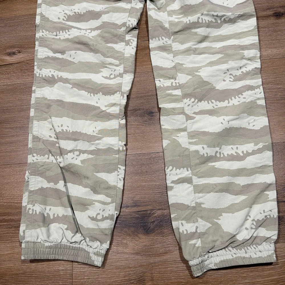 Patagonia Men's SMALL Baggies Camo Camouflage Pants 50+ UPF Hike 55211 Green